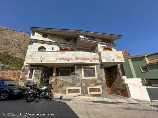  CHALET DE LUJO EN REDOVÁN - ALICANTE 