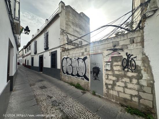 SOLAR Y PROYECTO JUNTO A LA RIBERA - CORDOBA