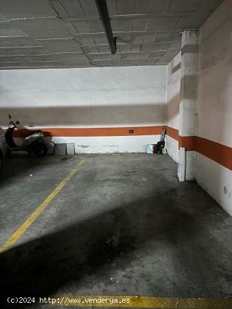 Plaza de garaje para coche y moto en Residencial El Molino. - CADIZ