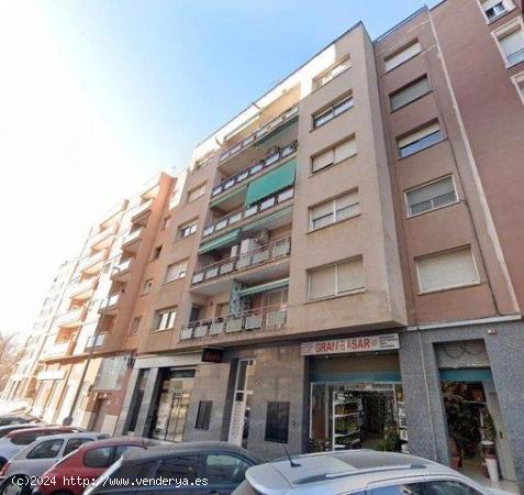 VENTA DE 2 LOCALES EN SABADELL - BARCELONA