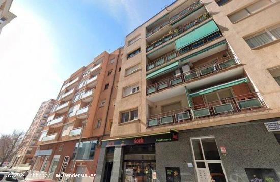 VENTA DE 2 LOCALES EN SABADELL - BARCELONA