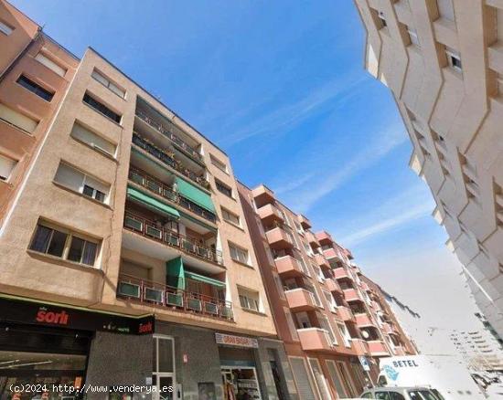 VENTA DE 2 LOCALES EN SABADELL - BARCELONA