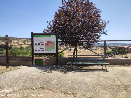 CASA DE DOS PLANTAS CON PATIO EN ALÍA CÁCERES - CACERES