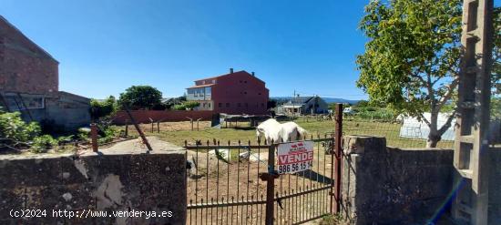  SOLAR PARA HACERTE UNA CASA CERCA DEL CENTRO - PONTEVEDRA 