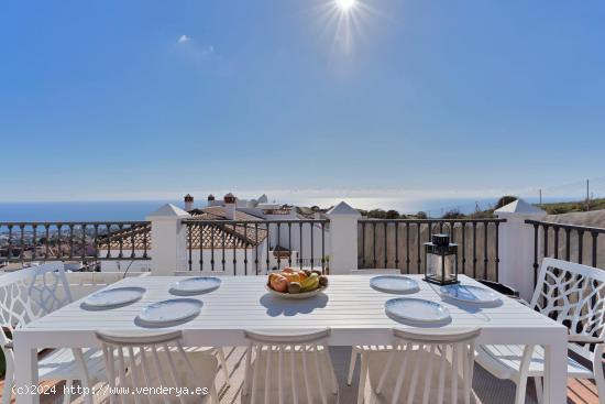 Calahonda Alta - Impresionante Atico con Alma Vistas al Mar 360º Garaje, Trastero, 4 Piscinas - MAL