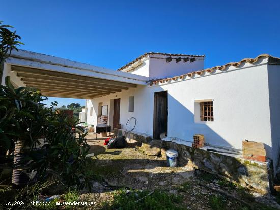 Finca Rústica de 40.000 m², con casa de campo de 85m2 - TARRAGONA