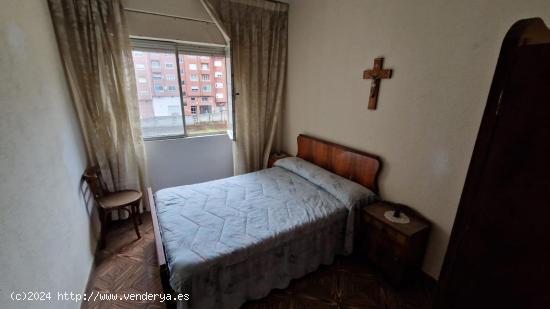 SE VENDE PISO MUY AMPLIO CON ASCENSOR EN LA ZONA DE LA ESTACION - LEON