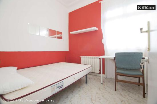  Habitación grande con llave independiente en el apartamento compartido, Puerta del Ángel - MADRID 