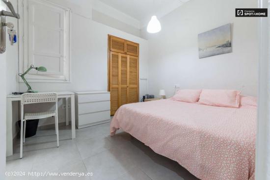  Habitación interior en apartamento de 5 dormitorios en Russafa, Valencia - VALENCIA 