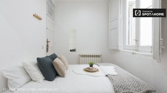 Se alquila hermosa habitación en apartamento de 5 dormitorios, La Latina - MADRID