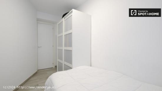 Acogedora habitación con cama individual en alquiler en Puerta del Ángel - MADRID