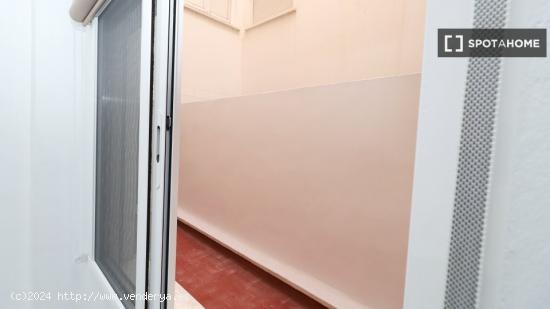 Habitaciones en alquiler en apartamento de 4 dormitorios en El Cabanyal. - VALENCIA