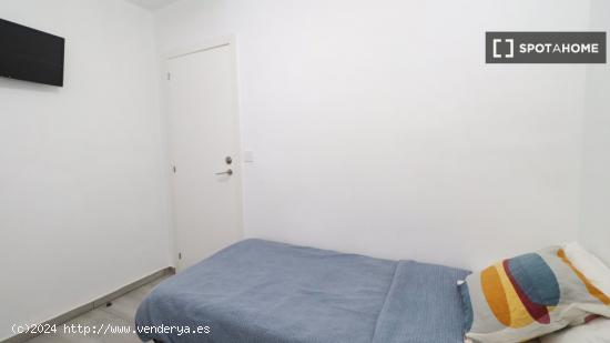 Habitaciones en alquiler en apartamento de 4 dormitorios en El Cabanyal. - VALENCIA