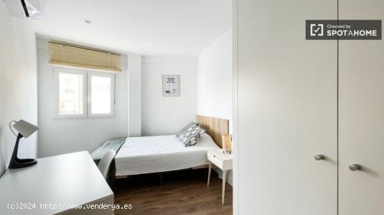 Alquiler de habitaciones en apartamento de 8 dormitorios en Vista Alegre - MADRID