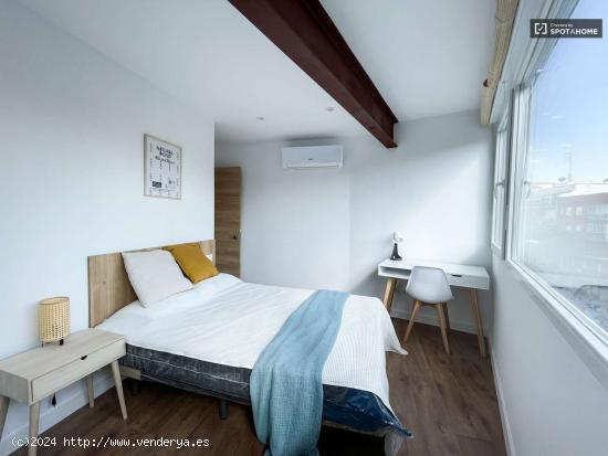  Alquiler de habitaciones en apartamento de 8 dormitorios en Vista Alegre - MADRID 