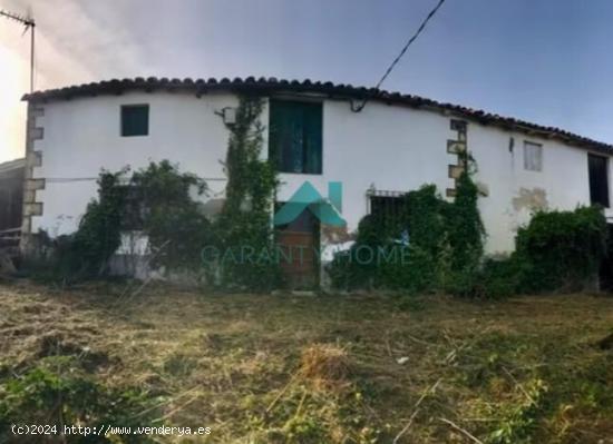 Se vende casa con terreno - CANTABRIA