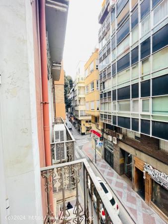  Amplia vivienda en la zona del Centro de Alicante. Alquiler temporal. - ALICANTE 