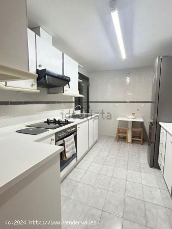 Amplia vivienda en urbanización en la zona Ensanche-Diputación. - ALICANTE