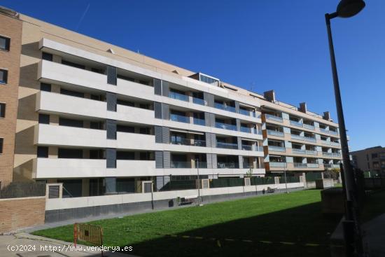 Piso en venta, para estrenar. Construcción moderna, con terraza y excelentes materiales - NAVARRA