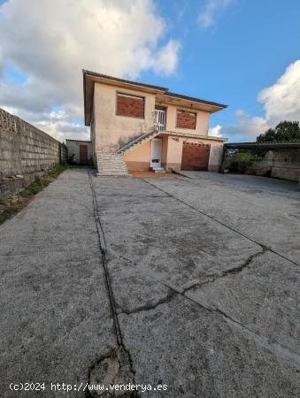 Vivienda con Parcela en Bretal - A CORUÑA