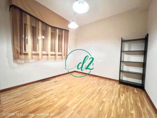 SE ALQUILA ACOGEDOR PISO CON PLAZA DE GARAJE Y TRASTERO EN EL VEINTIUNO.REF 1256 - ORENSE