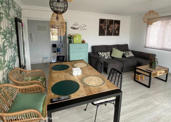 Bonito apartamento con 3 dormitorios y 2 baños en Playa de Poniente - ALICANTE