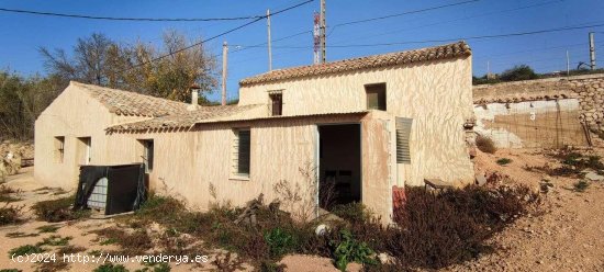 Finca en venta en Villena (Alicante)