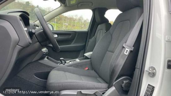 Volvo XC40 2.0 B3 PLUS DARK AUTO 5P de 2024 con 1 Km por 35.100 EUR. en Vizcaya