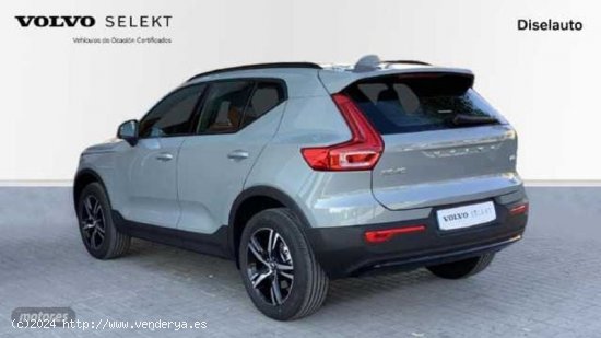 Volvo XC40 2.0 B3 PLUS DARK AUTO 163 5P de 2024 con 13 Km por 37.800 EUR. en Barcelona