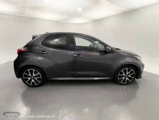 Toyota Yaris Yaris 120H 1.5 Style de 2021 con 28.750 Km por 20.900 EUR. en Barcelona