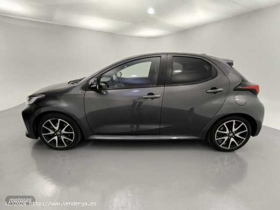 Toyota Yaris Yaris 120H 1.5 Style de 2021 con 28.750 Km por 20.900 EUR. en Barcelona