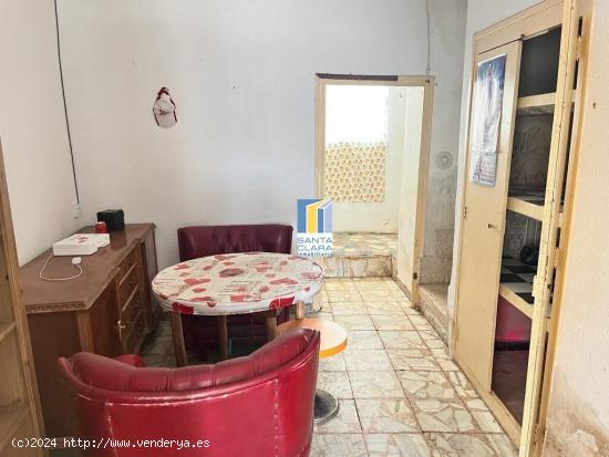 CASA PARA REFORMAR EN VENTA CON PATIO Y ALMACENES EN VILLARRÍN DE CAMPOS (ZAMORA) - ZAMORA