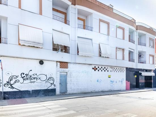 EN VENTA LOCAL COMERCIAL EN MONTIJO - BADAJOZ