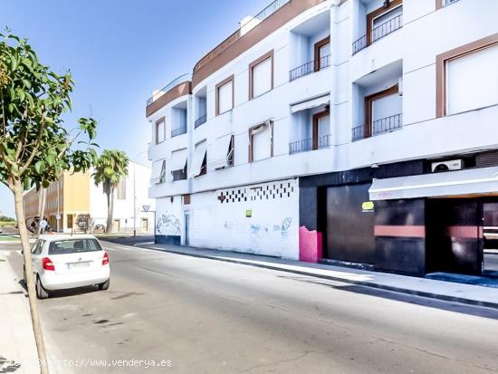 EN VENTA LOCAL COMERCIAL EN MONTIJO - BADAJOZ