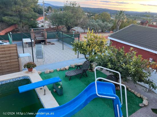 CHALET EN URBANIZACION CON DOS VIVIENDAS Y VISTAS IMPRESIONANTES - VALENCIA