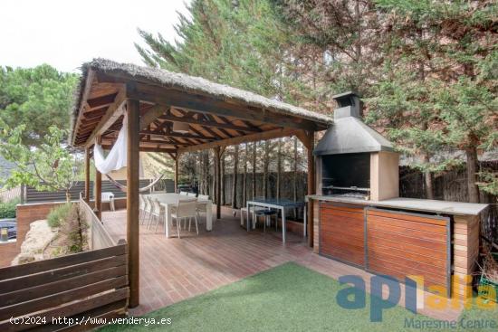 CASA CON PISCINA EN DOSRIUS - ZONA CENTRE - BARCELONA