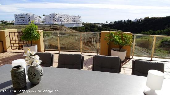 Ático Exclusivo en La Resina Golf con Espectacular Terraza y Vistas - MALAGA