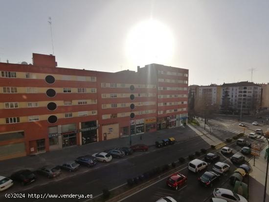 PISO AMUEBLADO EN EL CENTRO, MEJORADO ACTUALMENTE!!! - BADAJOZ