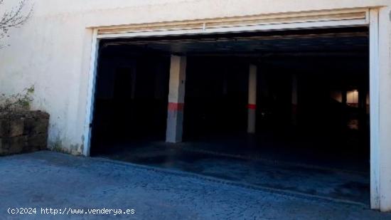 12 PLAZAS DE APARCAMIENTO PARA CARROS DE GOLF EN RESIDENCIAL SAN ROQUE CLUB. - CADIZ