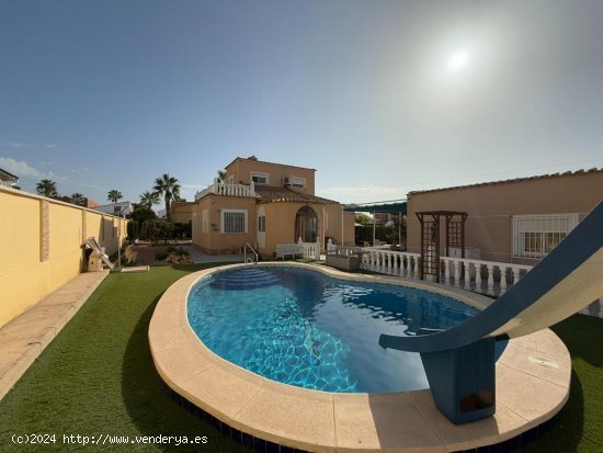  Villa en venta en Torrevieja (Alicante) 