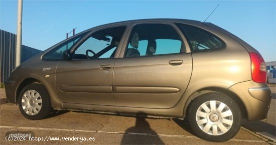 Citroen Xsara Picasso 1.6HDI 110cv de 2009 con 145.221 Km por 3.800 EUR. en Sevilla