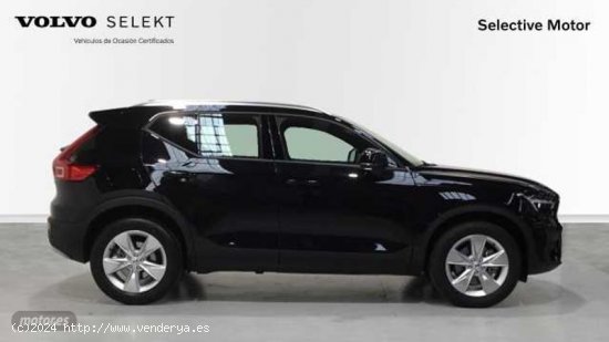 Volvo XC40 Core, B3 Mild Hybrid, Gasolina de 2024 con 10.225 Km por 34.900 EUR. en Cantabria