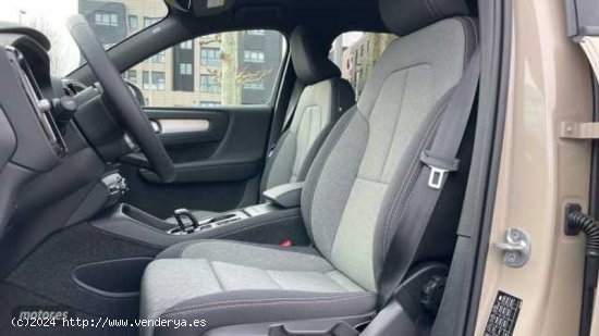 Volvo XC40 2.0 B3 CORE AUTO 5P de 2024 con 1 Km por 37.200 EUR. en Vizcaya