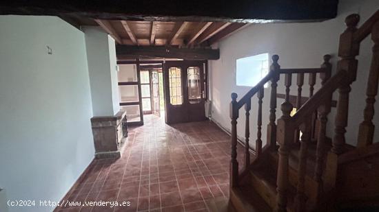 CASA ADOSADA EN LIENDO - CANTABRIA