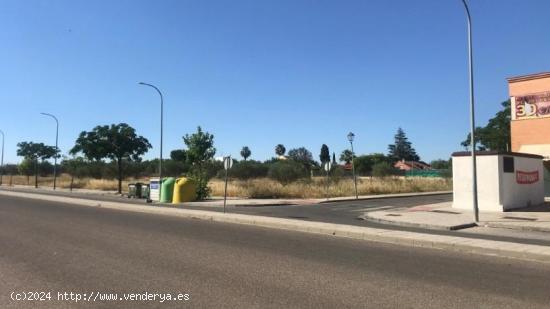 Terreno en venta en avda Alfarate, Manz T1 El Zorrero, Palomares Del Río, Sevilla - SEVILLA