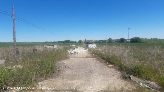 Urbis te ofrece una parcela en venta en el sector El Pilar, Salamanca. - SALAMANCA