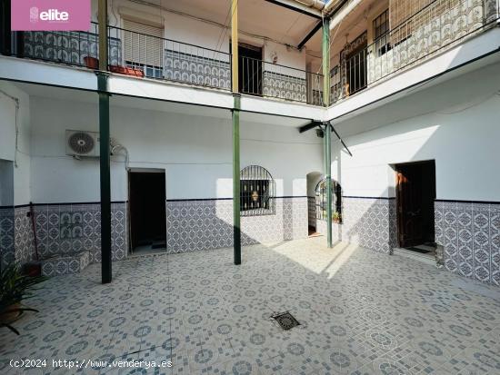 OPORTUNIDAD DE INVERSION FANTASTICA CASA EN EL CENTRO DE JEREZ  CON APARTAMENTOS - CADIZ