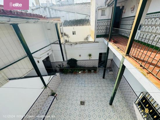 OPORTUNIDAD DE INVERSION FANTASTICA CASA EN EL CENTRO DE JEREZ  CON APARTAMENTOS - CADIZ