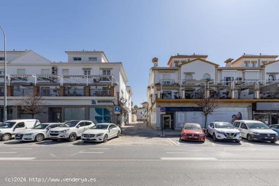 Plaza de aparcamiento en Palacio de deportes - GRANADA