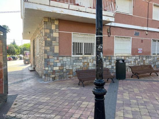 LOCAL COMERCIAL CON SALIDA DE MONTACARGAS EN 980 EUROS - MURCIA